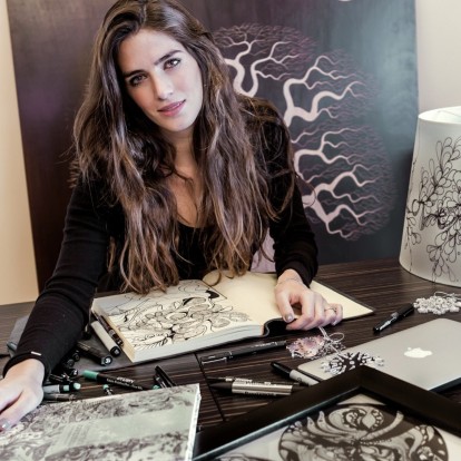 Love: Τη νέα shopping bag που δημιούργησε η εικαστικός Klimentini 