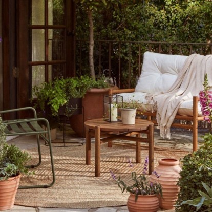 Τα décor accessories για την καλοκαιρινή διακόσμηση του μπαλκονιού σας