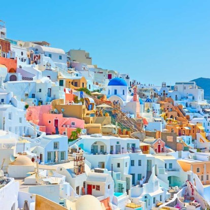 Greek magic: Πώς να κάνετε το σωστό island hopping σύμφωνα με μία travel vlogger με περισσότερους από 60k subscribers