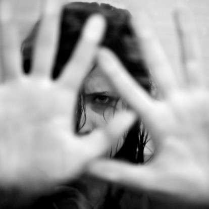 Μέχρι πότε θα δηλώνουμε σοκαρισμένοι από τις γυναικοκτονίες παρακολουθώντας απλά τις εξελίξεις;