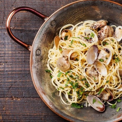 Lunch is served: Οι πιο καλοκαιρινές συνταγές για το σημερινό τραπέζι