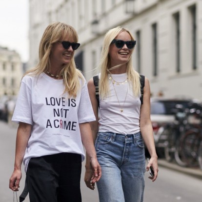 5 μοντέρνοι τρόποι για να φορέσετε το t-shirt σας
