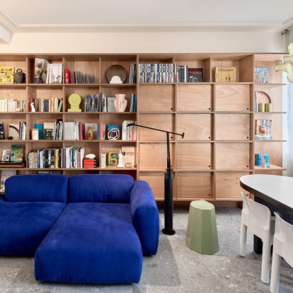 Ένα μόλις 70 τ.μ. διαμέρισμα δυο αρχιτεκτόνων στο Μιλάνο σχεδιάστηκε ειδικά ώστε να χωράει τα πάντα