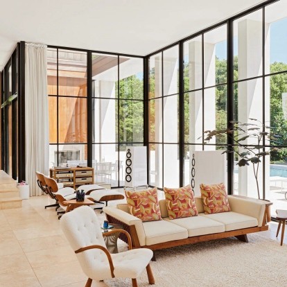 Μια light-filled κατοικία στο East Hampton συνδυάζει φανταστικά το παλιό με το σύγχρονο