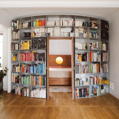 Ένα ανακαινισμένο διαμέρισμα στο Παρίσι συνδυάζει μοναδικά τα vintage με τα σύγχρονα στοιχεία