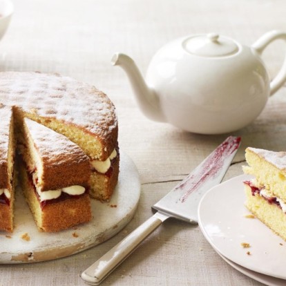 Ο Jamie Oliver δημιουργεί το πιο νόστιμο cake, ιδανικό για να συνοδεύσετε το afternoon tea σας