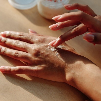 Πώς θα αποφύγετε το σπάσιμο των νυχιών σύμφωνα με τους experts