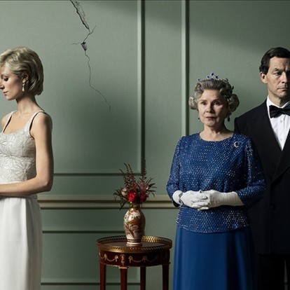 Μια exclusive σκηνή της 5ης season του The Crown μας αποκαλύπτει την κατασκευή των σκηνικών της
