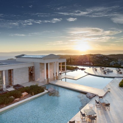 Το Amanzoe στο Πόρτο Χέλι γιορτάζει την πρώτη του δεκαετία στην κορυφή των luxury προορισμών στην Ελλάδα