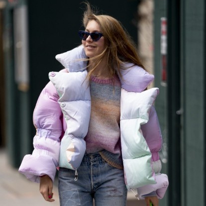 Τα puffer jackets στα οποία ορκίζονται τα it girls