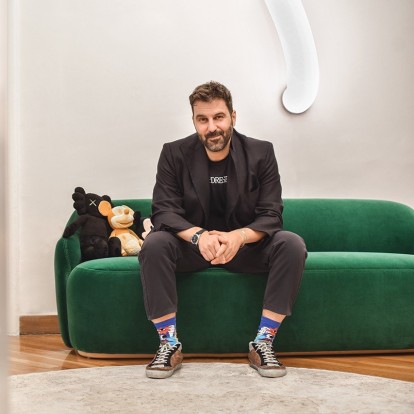 O άνθρωπος πίσω από το Yatzer, ένα από τα πιο επιδραστικά sites, μάς υποδέχεται στο νέο δημιουργικό του απόκτημα