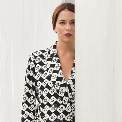 H ηθοποιός Μαρία Παπαφωτίου έχει αναλάβει τη δέσμευση στην εξαιρετική αγάπη της για τους ρόλους εποχής