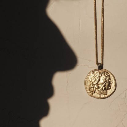 Τα πιο stylish γούρια Ελλήνων δημιουργών για ένα τυχερό 2023