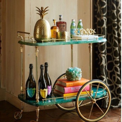A stylish display: 5 διαφορετικά bar carts set-ups εγγυώνται το πιο εορταστικό soiree