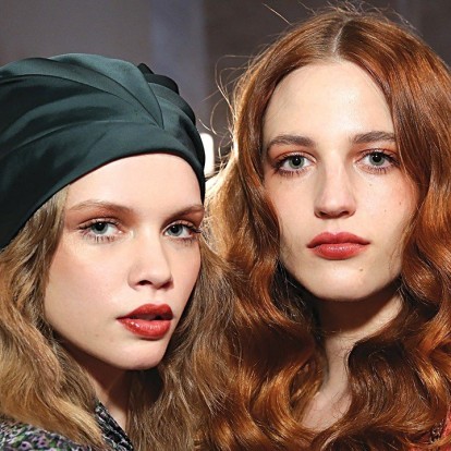 Τα πιο εντυπωσιακά χτενίσματα για τα party των γιορτών 