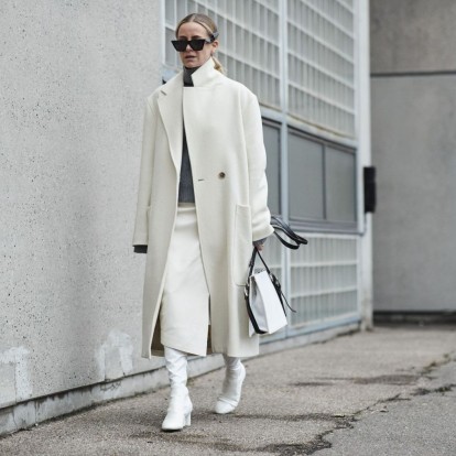 White Coat: Τα classy designs για να αποκτήσετε στις εκπτώσεις 