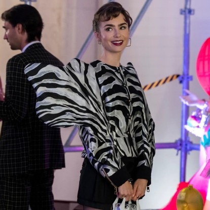 Emily in Paris: Τα looks που ξεχωρίσαμε από την 3η σεζόν 