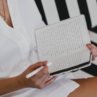 Writing Therapy: Γιατί είναι η θεραπεία-«κλειδί» για την ψυχική υγεία του 2023; 
