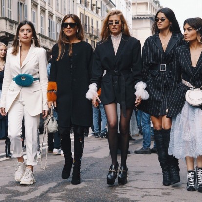 Zillennials: Η γενιά που ζει με τους γονείς κι αποτελεί συνώνυμο του luxury living