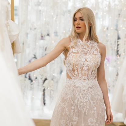 Classic or Modern: Πώς να επιλέξετε το ιδανικό νυφικό ανάλογα το στιλ σας 