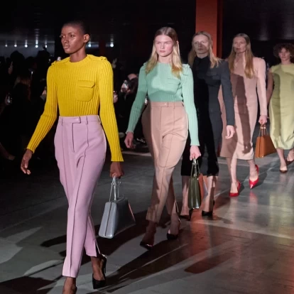 Milan Fashion Week: Η Prada δημιούργησε μία συλλογή-φόρο τιμής στον αυθεντικό μοντερνισμό